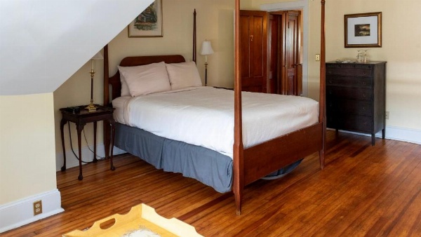 William Henry Miller Inn image 20